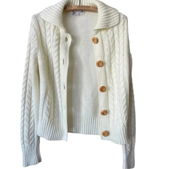 vintage ivory cardigan, off white fisherman sweater with Wooden buttons - Picture 3 of 8